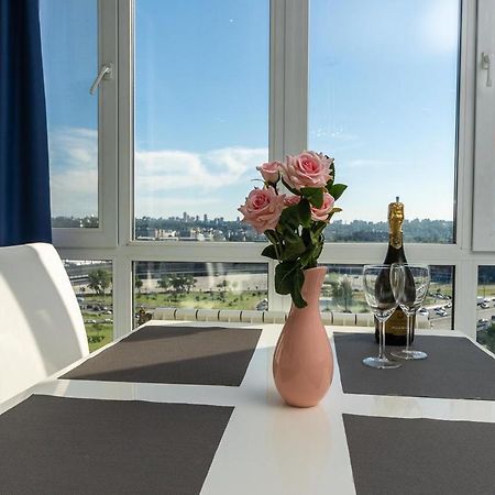 Fashionable Panoramic Apartments Dnieper. Obolon Kiev Ngoại thất bức ảnh