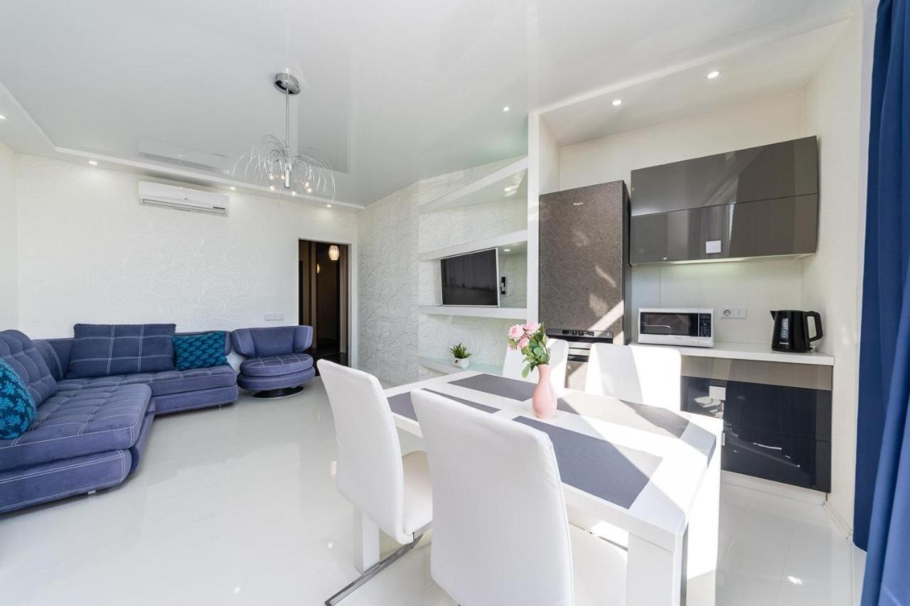 Fashionable Panoramic Apartments Dnieper. Obolon Kiev Ngoại thất bức ảnh