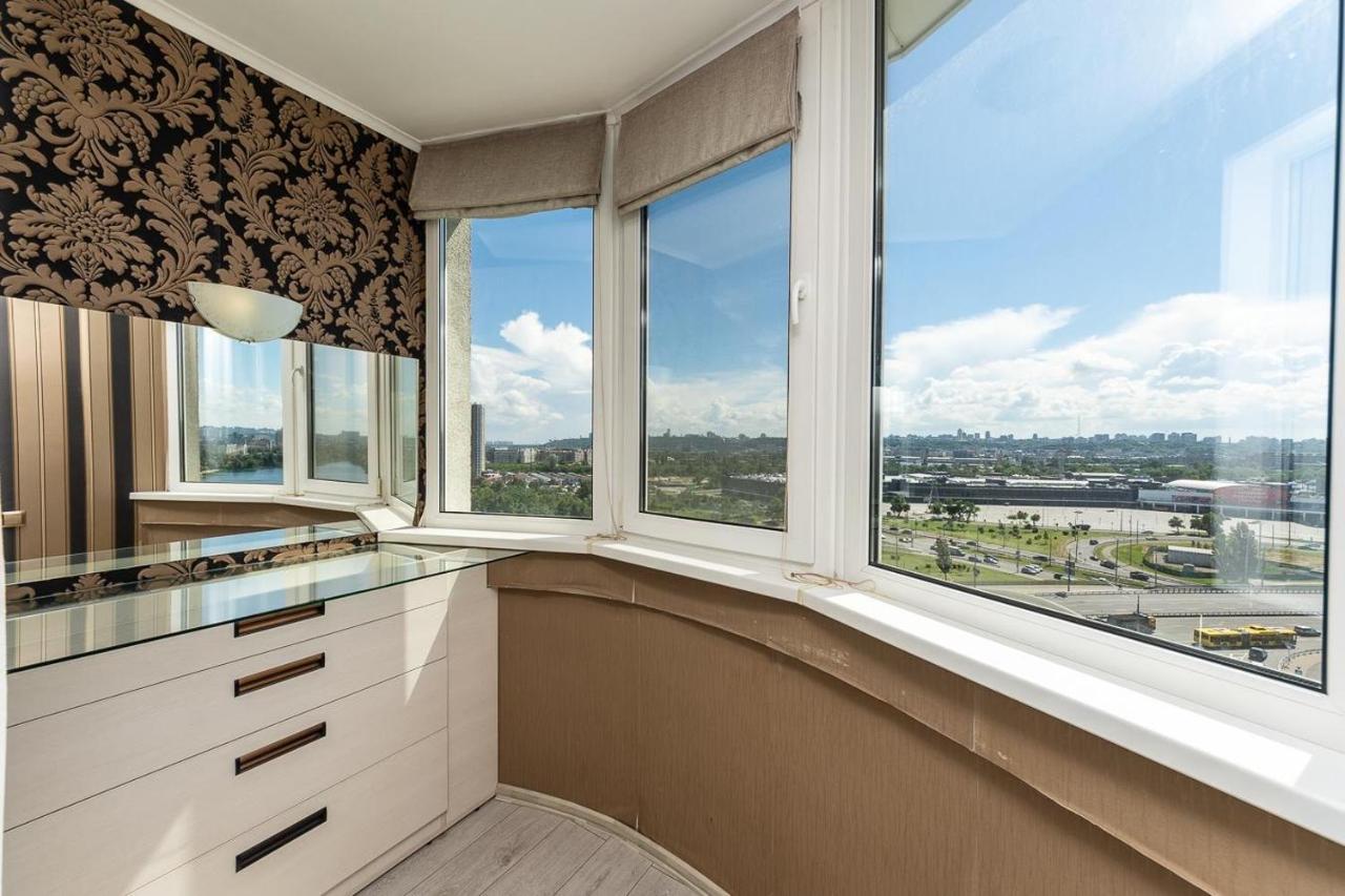 Fashionable Panoramic Apartments Dnieper. Obolon Kiev Ngoại thất bức ảnh