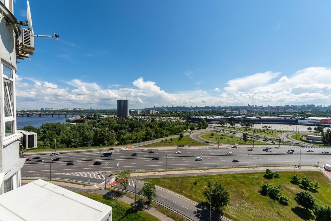 Fashionable Panoramic Apartments Dnieper. Obolon Kiev Ngoại thất bức ảnh