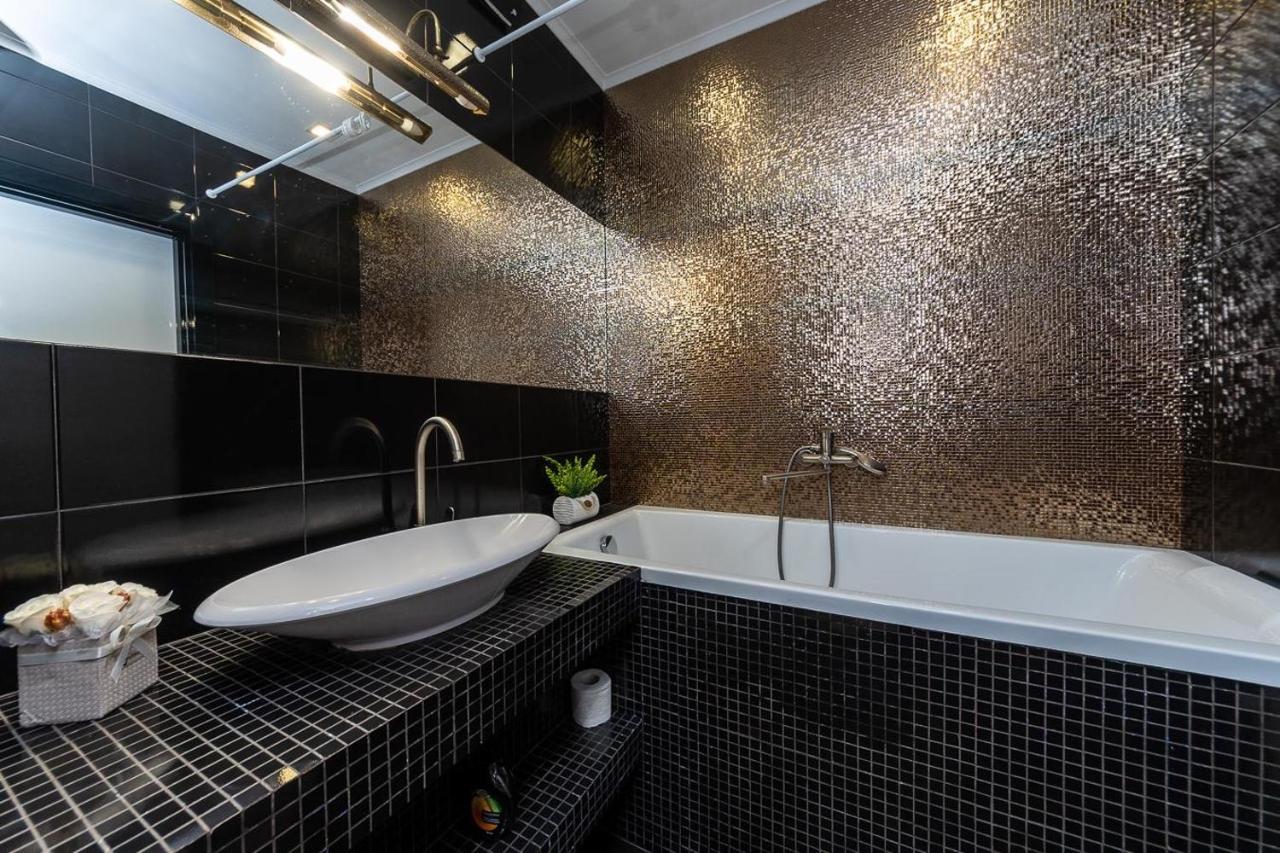 Fashionable Panoramic Apartments Dnieper. Obolon Kiev Ngoại thất bức ảnh