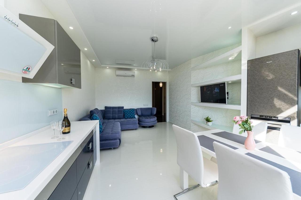 Fashionable Panoramic Apartments Dnieper. Obolon Kiev Ngoại thất bức ảnh