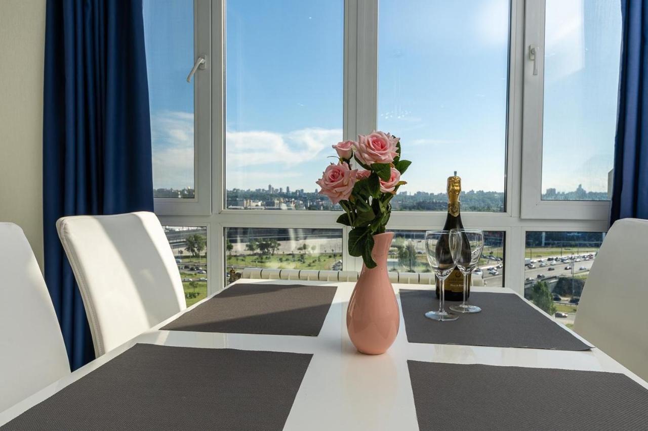 Fashionable Panoramic Apartments Dnieper. Obolon Kiev Ngoại thất bức ảnh